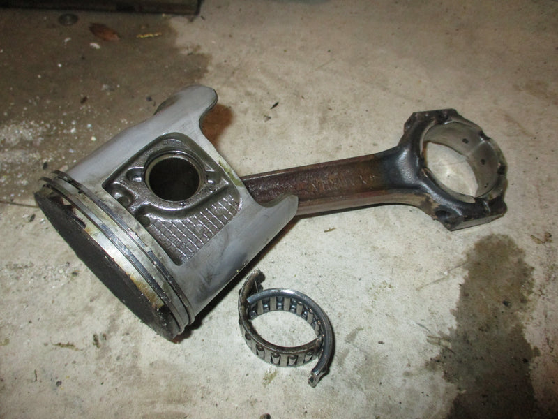 Yamaha OX66 225hp outboard starboard piston and rod (62J-02)