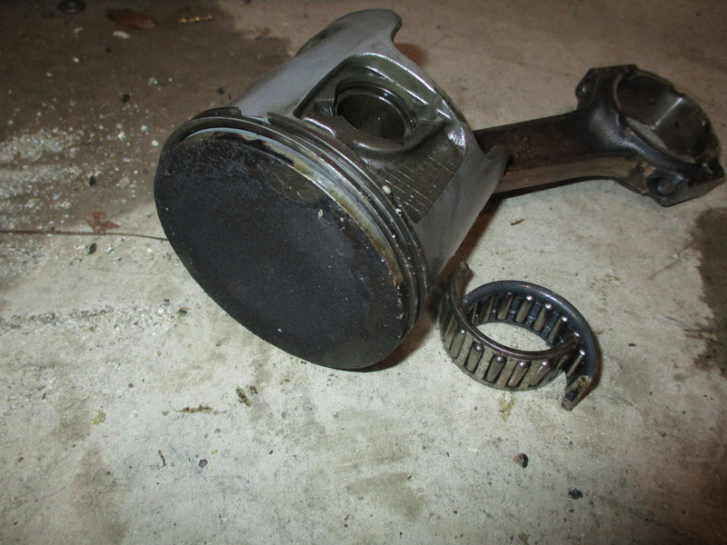 Yamaha OX66 225hp outboard starboard piston and rod (62J-02)
