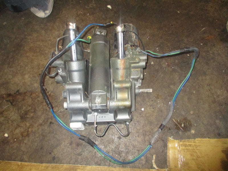 Suzuki DT90 outboard tilt trim unit
