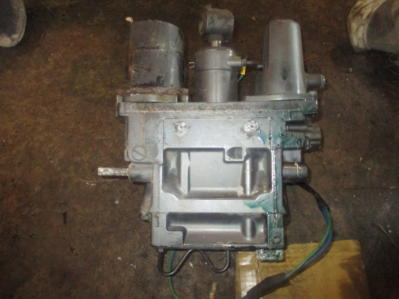 Suzuki DT90 outboard tilt trim unit