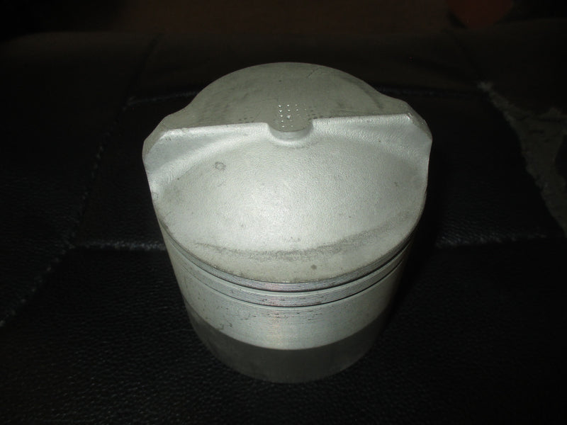 Johnson Evinrude OMC outboard Pistons (393271) (Q2)