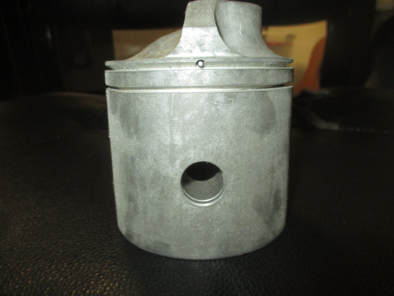 Johnson Evinrude OMC outboard Piston 0.004 MAX (396577)