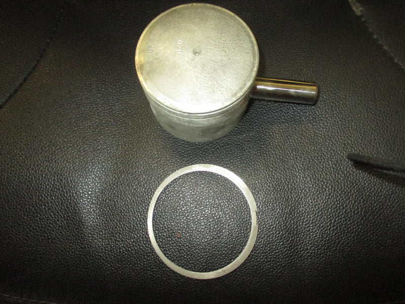 Johnson Evinrude OMC outboard Piston's w/ ring .020 (386257)