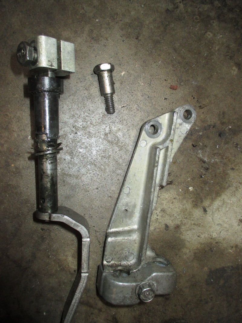 Johnson 90hp ocean pro 2 stroke outboard shift bracket