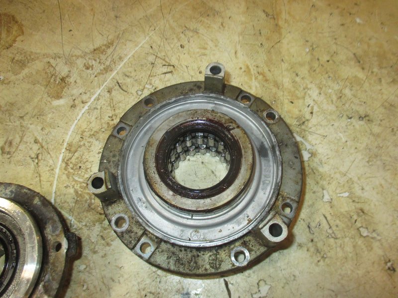 Yamaha 115hp 2 Stroke outboard Upper/Lower Crankshaft Seal & Bearing