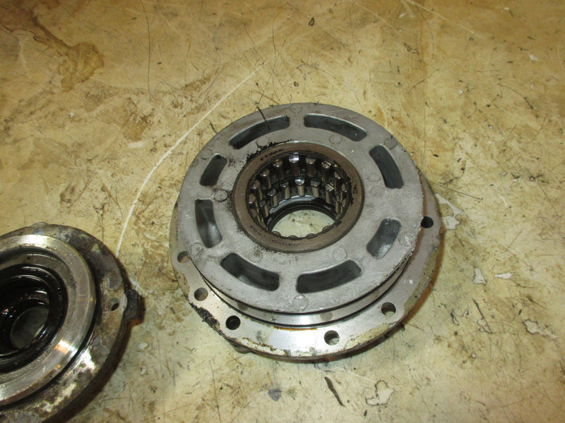 Yamaha 115hp 2 Stroke outboard Upper/Lower Crankshaft Seal & Bearing