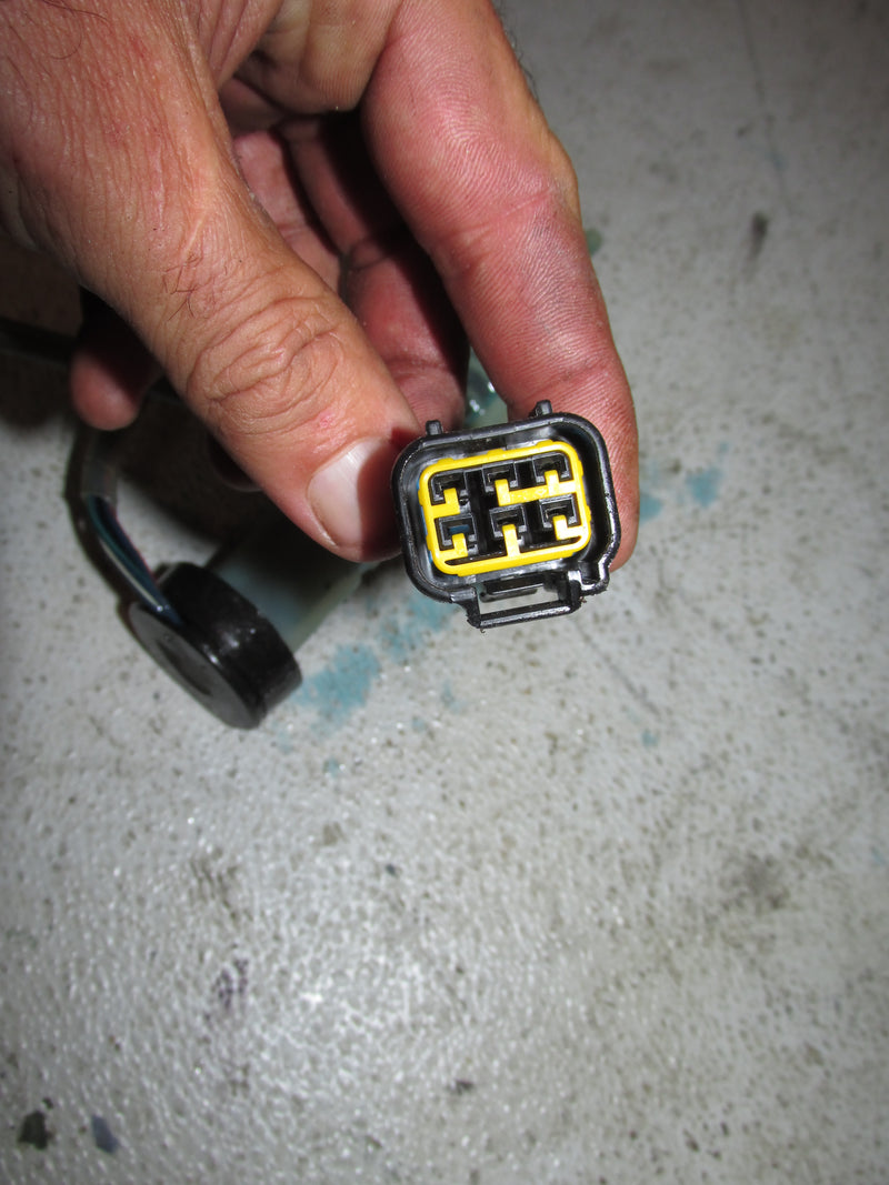 Yamaha 150hp 2 Stroke Outboard Oil Level Sensor (6R3-85730-03)