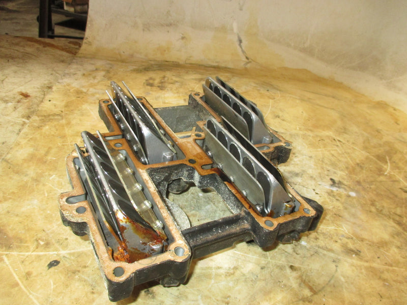 Johnson 120hp 2 stroke outboard intake manifolds with reeds (328627)