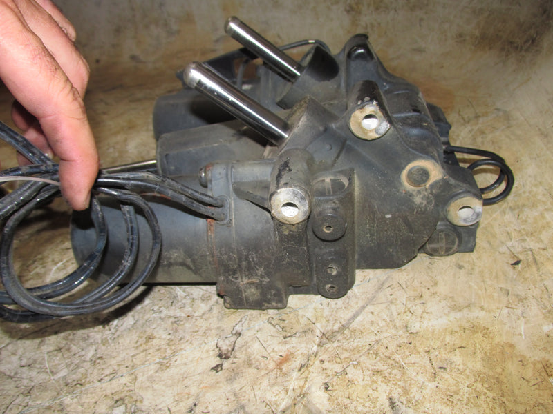 Evinrude 115hp 2 Stroke Outboard Tilt Trim Unit