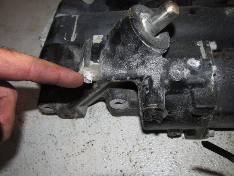 Mercury 115hp 2 Stroke Outboard Tilt trim unit