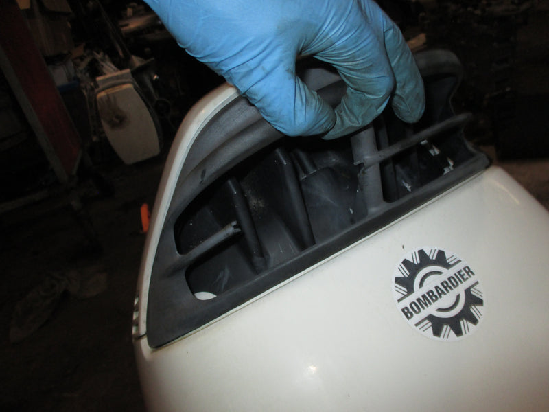 Johnson Suzuki 140hp 4 stroke outboard top cowling