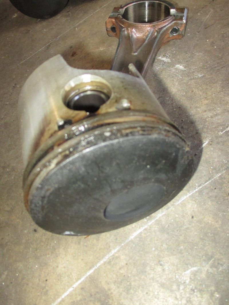 Evinrude 200hp Ficht 2 stroke outboard port piston and rod (5000788)