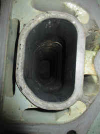 Load image into Gallery viewer, Yamaha 225hp 4 stroke outboard 25" mid section
