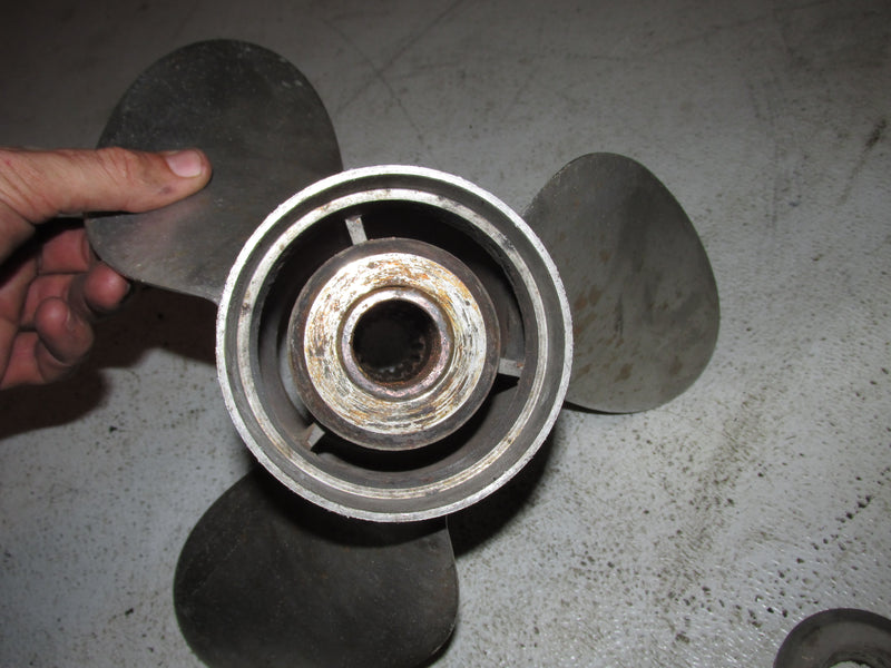 Mercury 115hp 2 Stroke Outboard 19 Pitch Stainless Propeller