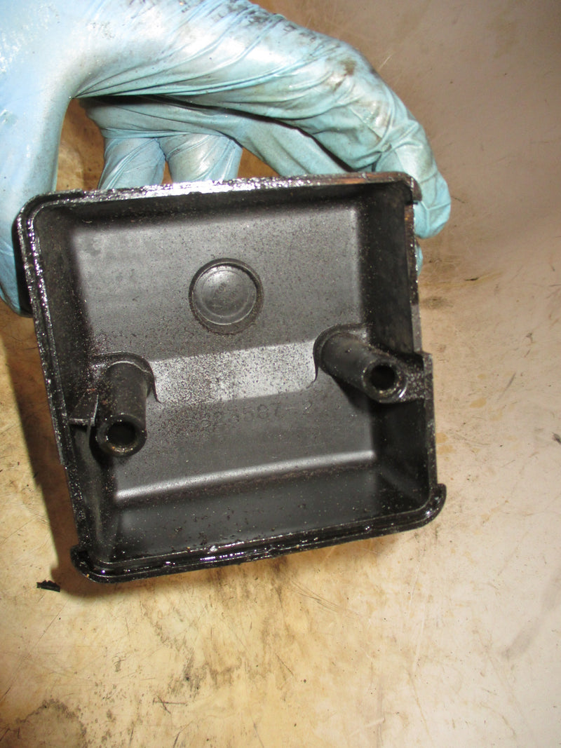 Mercury 40hp 2 stroke outboard carburetor cover (823587A2)