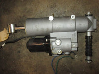 Load image into Gallery viewer, Yamaha 90hp 4 Stroke outboard Tilt Trim Unit (6FP-43800-02)
