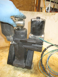 Load image into Gallery viewer, Evinrude 150hp Ficht 2 stroke outboard aftermarket tilt trim unit
