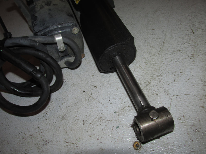 Mercury 90hp 2 Stroke Outboard Tilt Trim Unit