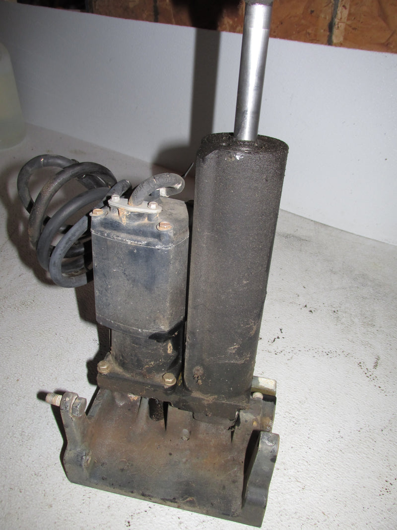 Mercury 90hp 2 Stroke Outboard Tilt Trim Unit