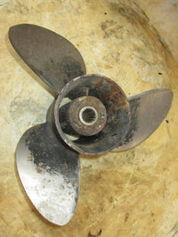 Load image into Gallery viewer, Evinrude 150hp Ficht 2 stroke outboard SST stainless steel propellor (14 3/4x19)
