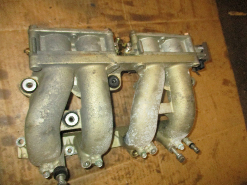 Yamaha 115hp 4 stroke outboard intake manifold w/ throttle body