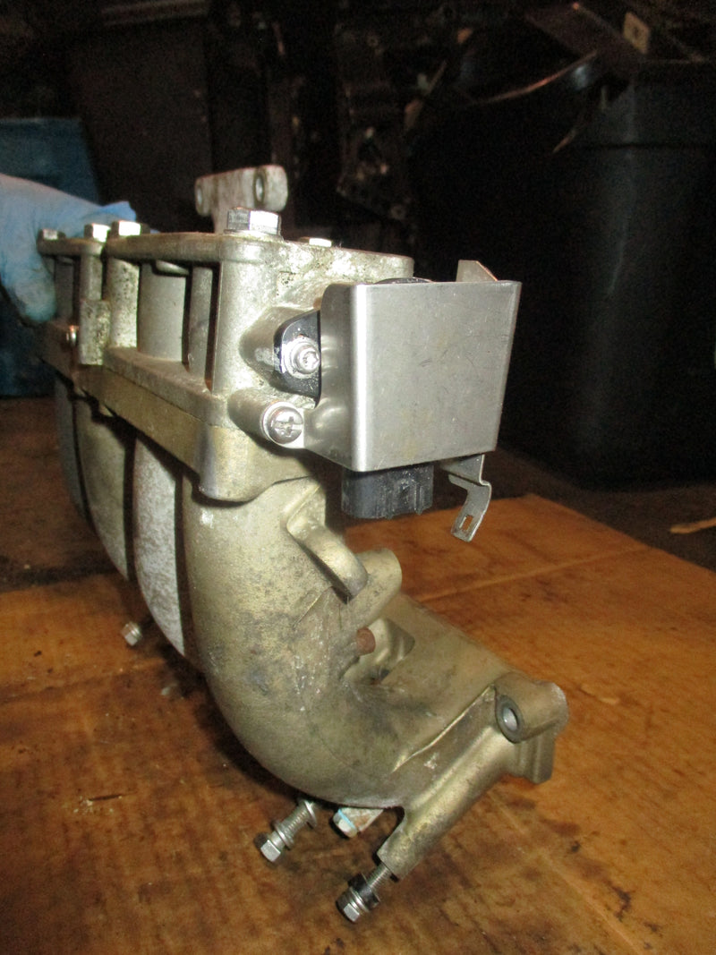 Yamaha 115hp 4 stroke outboard intake manifold w/ throttle body