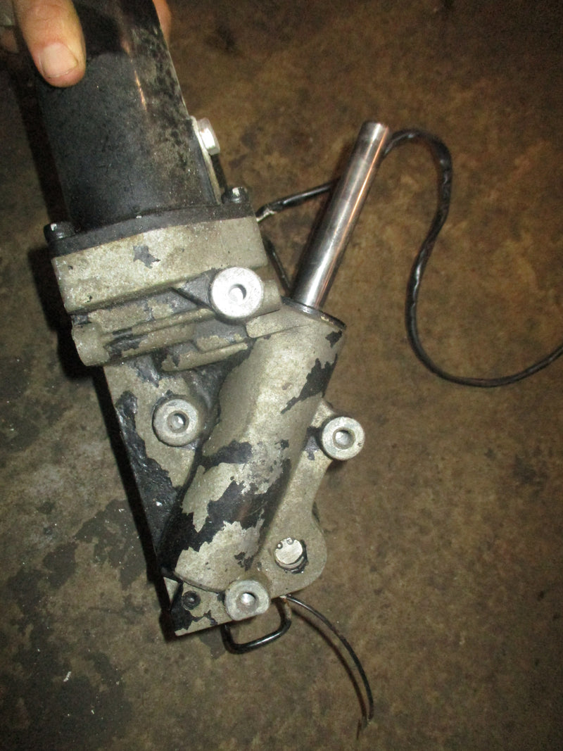Yamaha Mercury 225hp 4 stroke outboard tilt trim unit READ DESCRIPTION