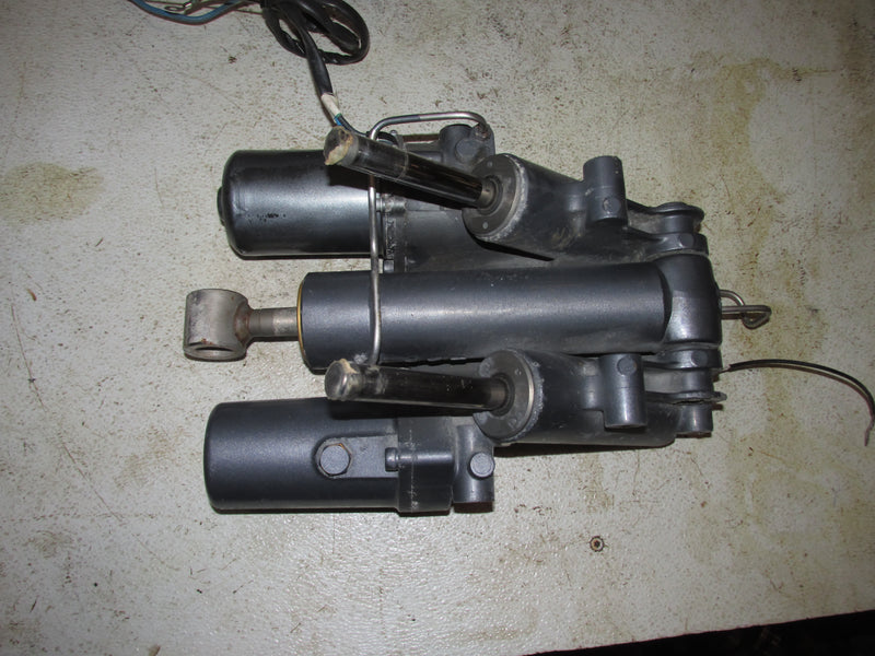 Yamaha 300HP 4 Stroke Outboard Tilt Trim Unit