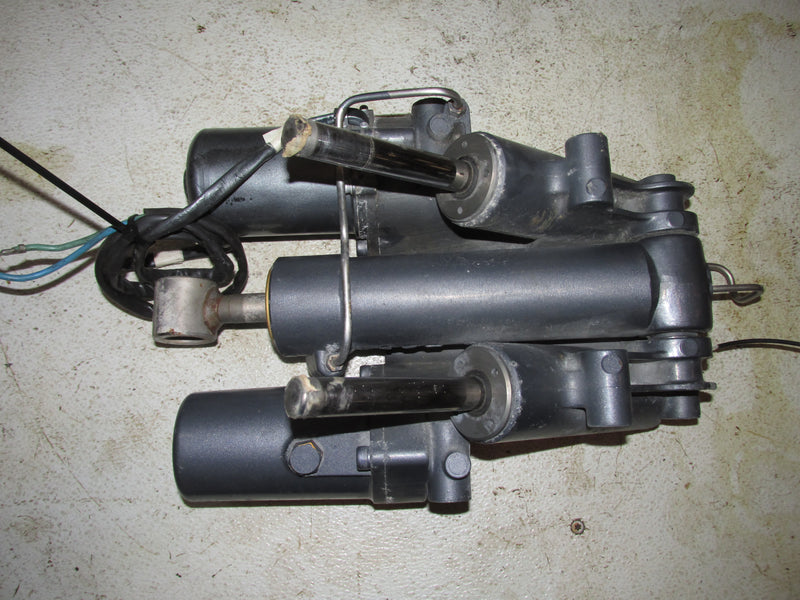 Yamaha 300HP 4 Stroke Outboard Tilt Trim Unit
