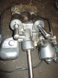 Load image into Gallery viewer, Yamaha 150hp OX66 outboard tilt trim unit
