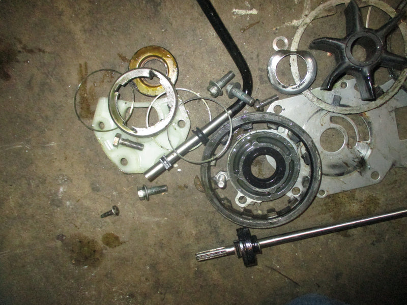 Yamaha 4.2L 250hp outboard shift rod, bearing carrier, gear set SOLD AS IS
