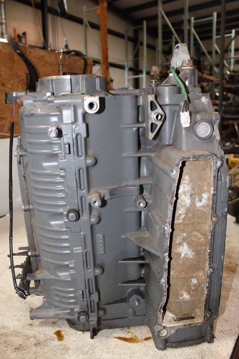 Suzuki DF90 90hp outboard Crankcase block