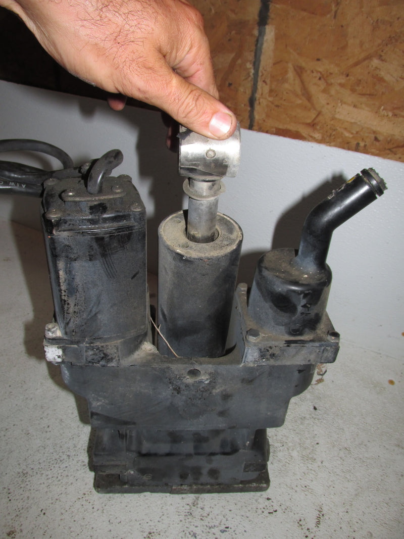 Mercury 175hp Black Max 2 Stroke Outboard Tilt trim unit (99659A21)