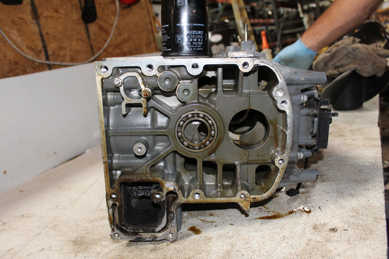 Suzuki DF90 90hp outboard Crankcase block