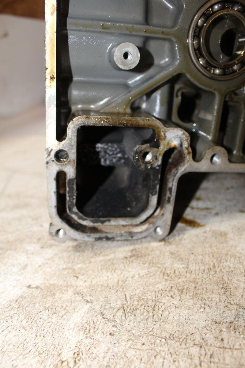 Suzuki DF90 90hp outboard Crankcase block