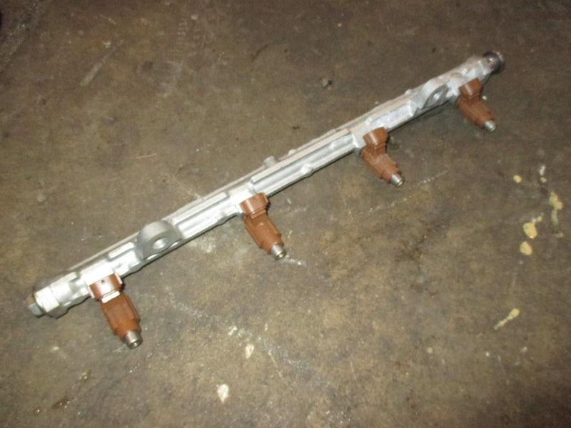 Suzuki Df175A 175hp 4 stroke outboard Fuel Rail and Injector Set
