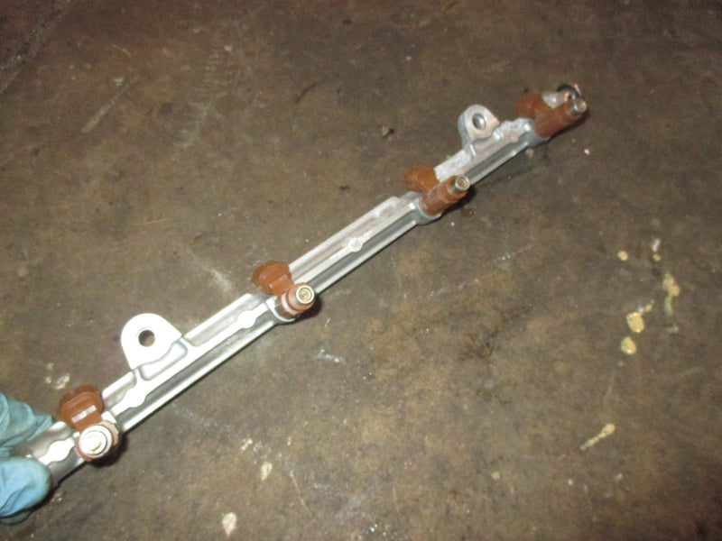 Suzuki Df175A 175hp 4 stroke outboard Fuel Rail and Injector Set