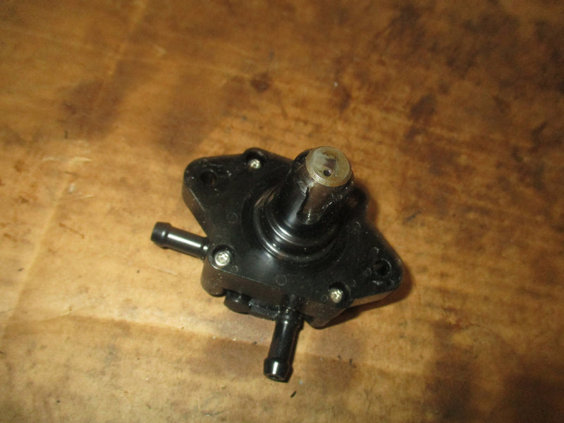 Suzuki DF115 outboard fuel pump (15100-90J10)