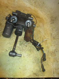 Load image into Gallery viewer, Yamaha 60hp 2 stroke outboard Tilt Trim Unit

