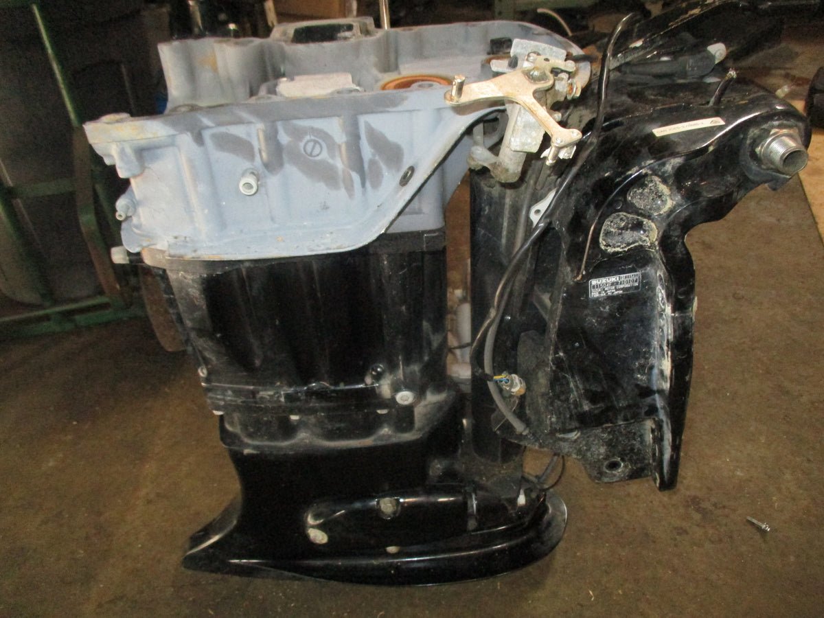 Suzuki DF115 outboard 25" mid section