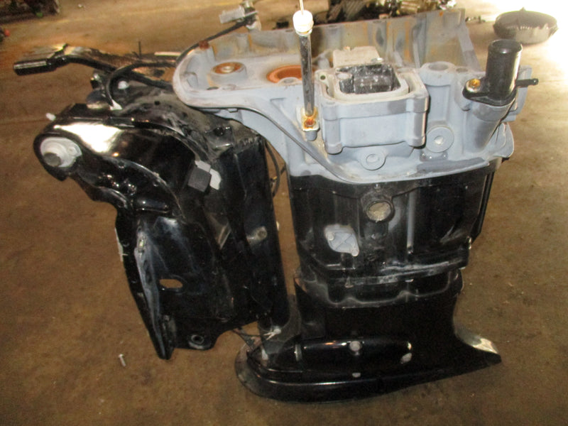 Suzuki DF115 outboard 25" mid section