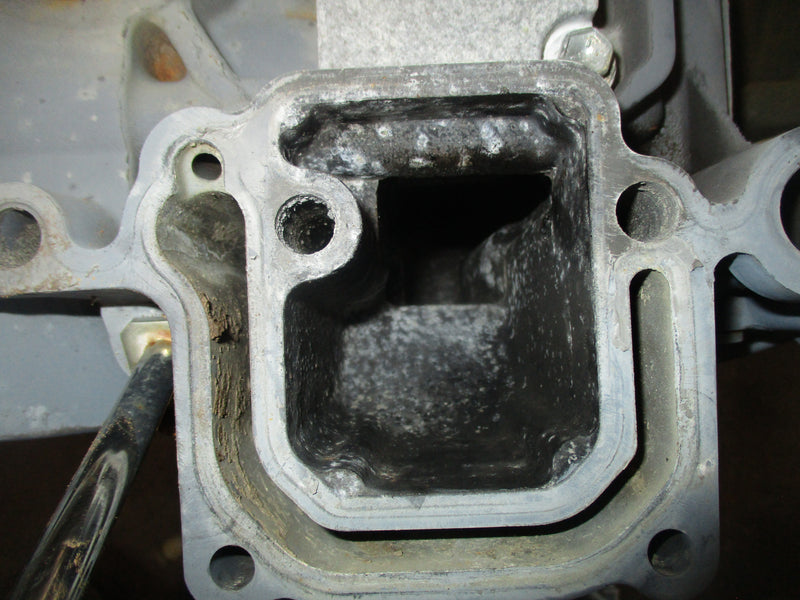 Suzuki DF115 outboard 25" mid section