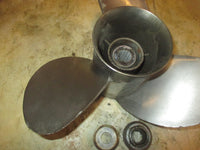 Load image into Gallery viewer, Yamaha 250hp HPDI 2 Stroke Outboard Stainless Propeller 15 1/4 X 17-M
