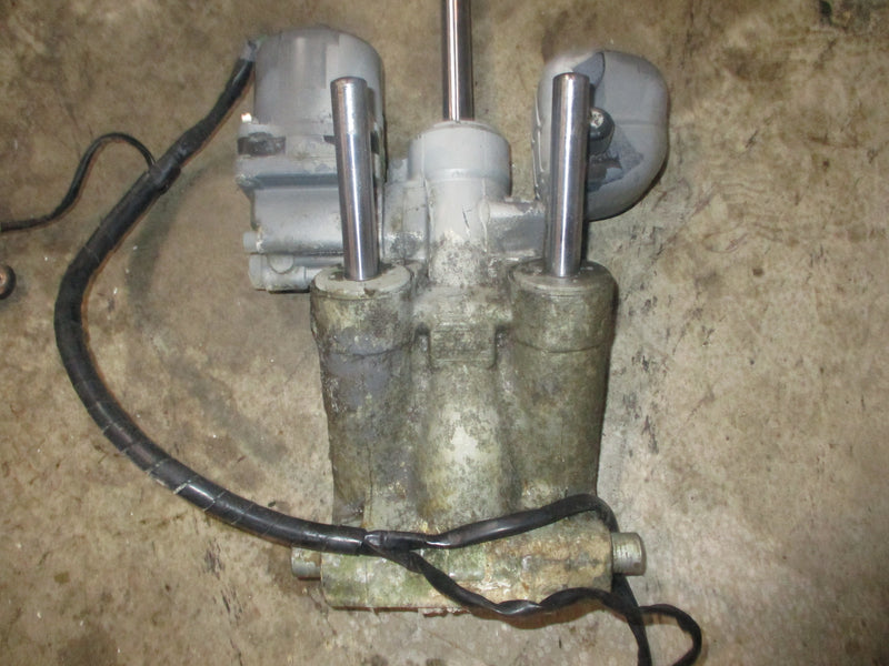 Honda BF130A outboard showa style tilt trim unit