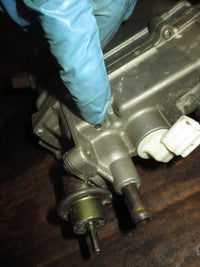 Load image into Gallery viewer, Yamaha 150hp 4 stroke outboard intake manifold and throttle body (63P-13641-00)
