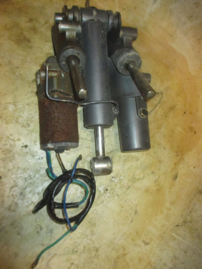 Yamaha 250hp HPDI 2 Stroke Outboard Tilt Trim Unit (60V-43800-00-4D)