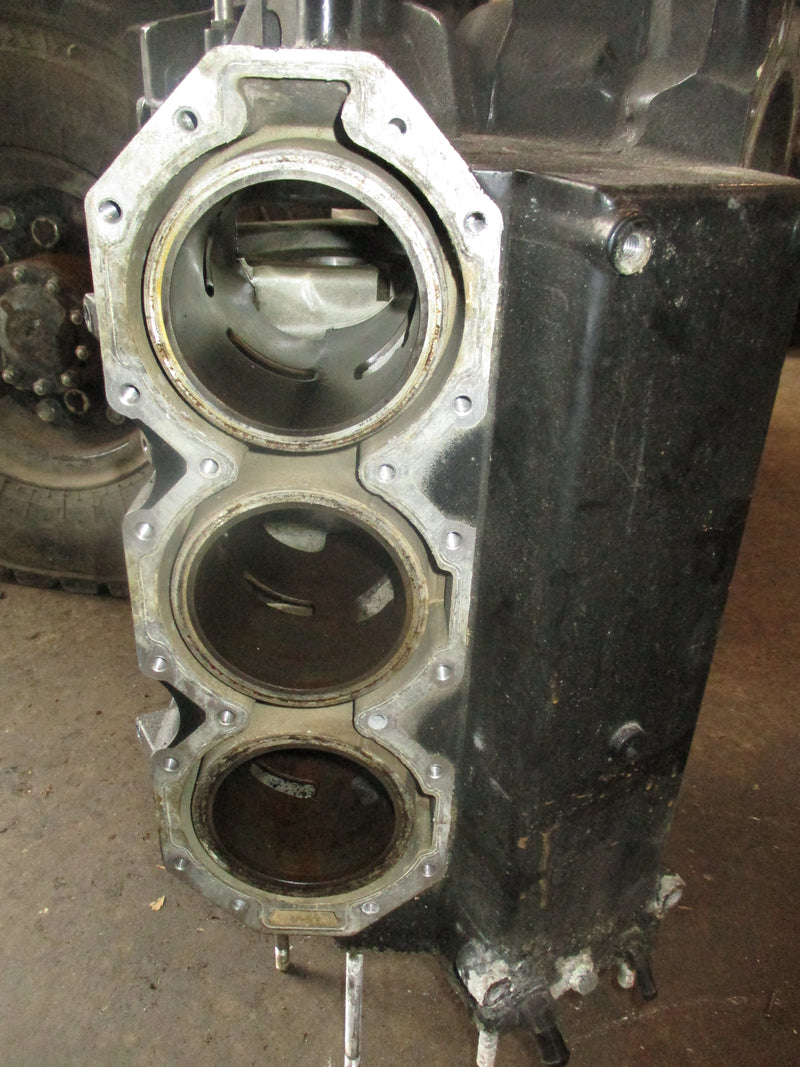 Mercury 225hp carbureted Offshore 2 stroke outboard crankcase block