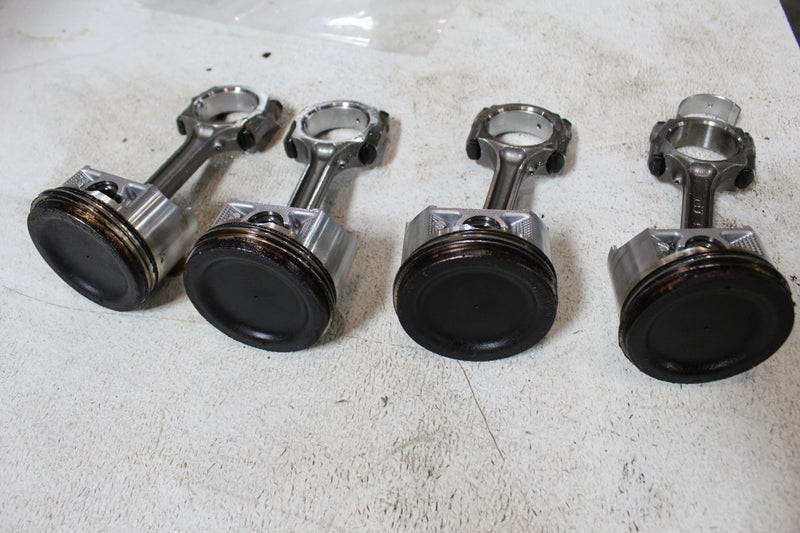 Suzuki DF115 115hp Outboard Piston and Rod Set (12111-90J01)