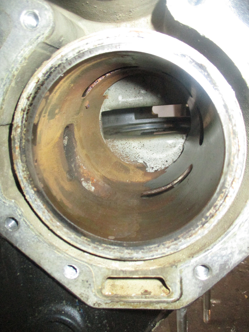 Mercury 225hp carbureted Offshore 2 stroke outboard crankcase block