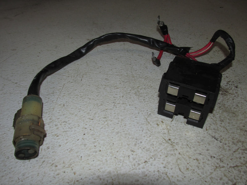 Yamaha 150hp OX66 2 Stroke Outboard Fuse Holder w/ 2 Fuses (61A-882150-00-00)